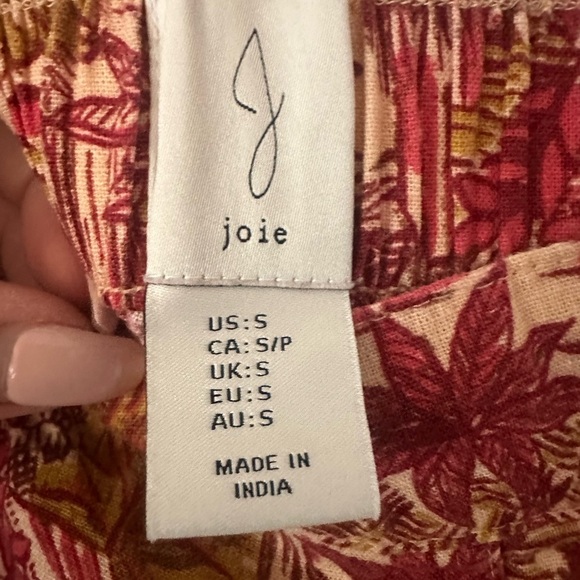 Joie Floral Print Linen Blend Red and Orange shorts - Size Small - Picture 3 of 6